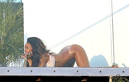 Rihanna posticipa il suo World Tour: foto 6