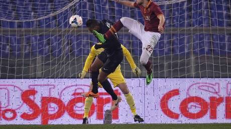 Roma e Inter non si fanno male. L'arbitro non vede pugni e rigori
