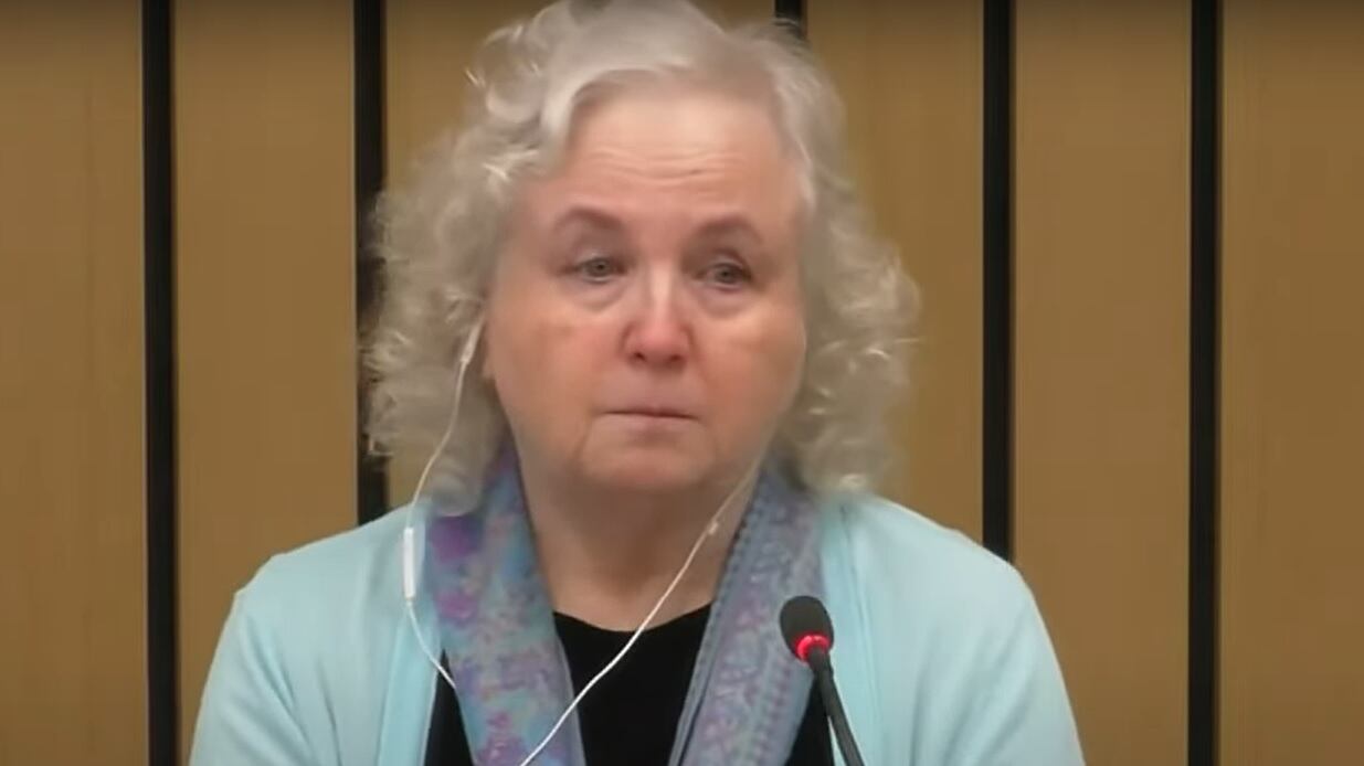 Scrive "Come uccidere il proprio marito" e poi lo mette in pratica