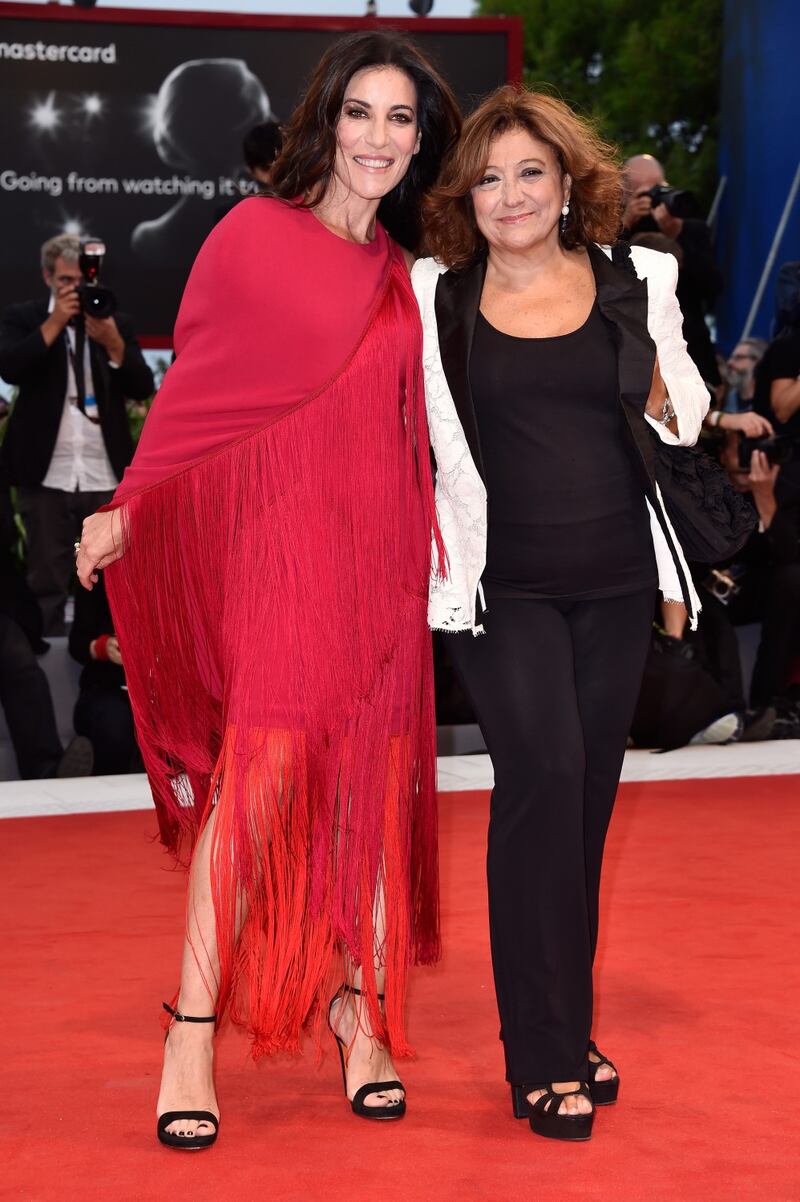 Paola Turci sexy alla Mostra del Cinema di Venezia 9
