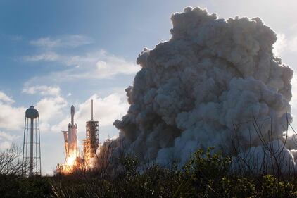 Parte il bus spaziale di Space X 2