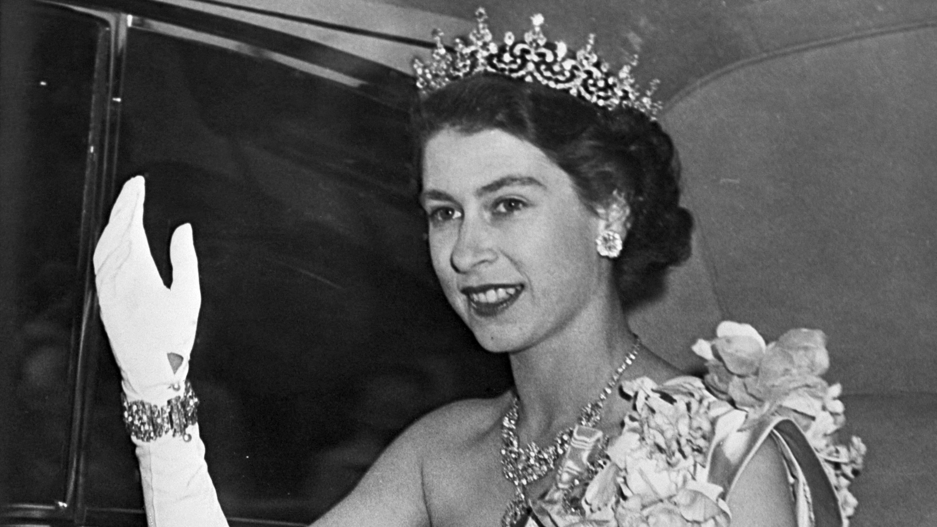 "Io lavo i piatti, tu li asciughi": l’humor nascosto di Elisabetta II