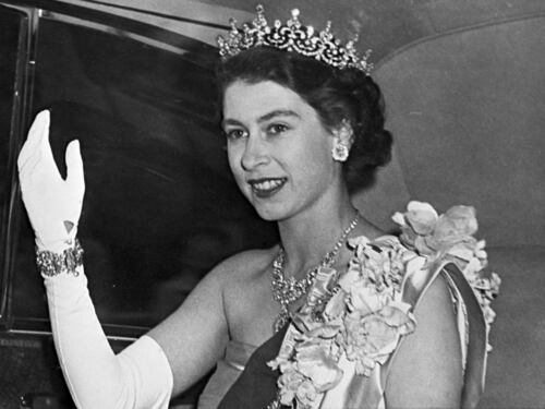 "Io lavo i piatti, tu li asciughi": l’humor nascosto di Elisabetta II