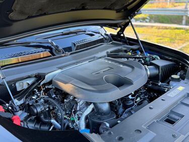 Land Rover Defender sei cilindri diesel: tutte le foto 8