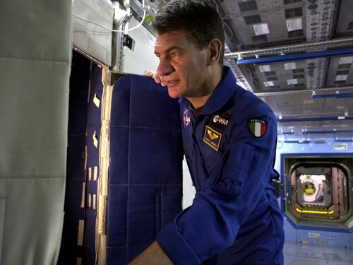 La vita (anche nello spazio) inizia a 60 anni