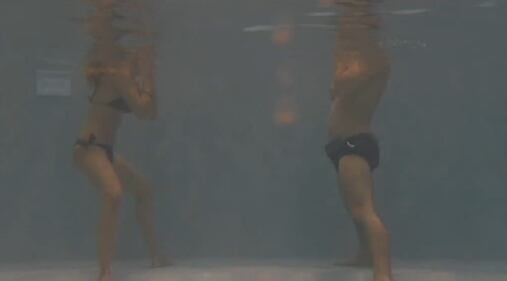 Grande Fratello 14, baci e nudi bollenti nell'idromassaggio 3