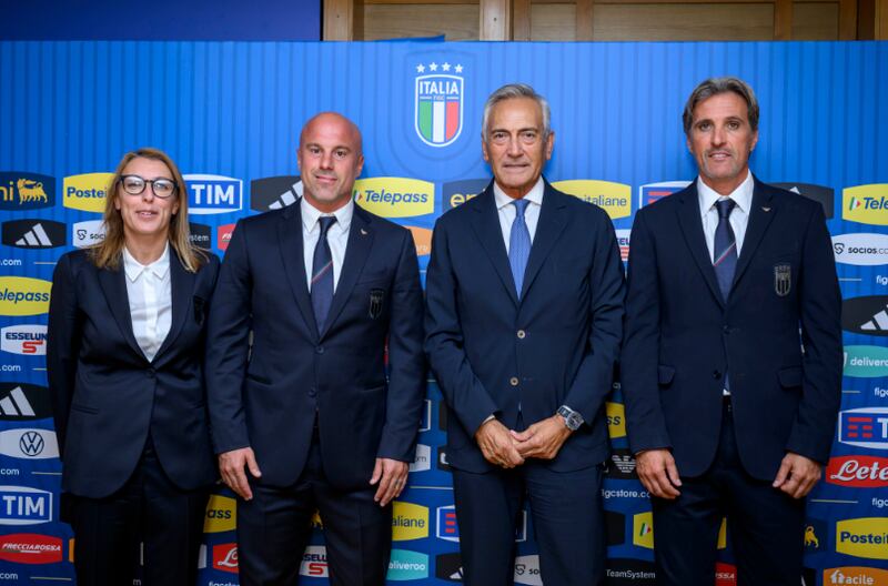 La presentazione di ct e nuovo staff delle Azzurre alla presenza dei vertici federali (via Figc)