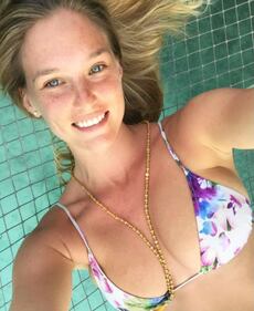 Bar Refaeli sexy al sole  10