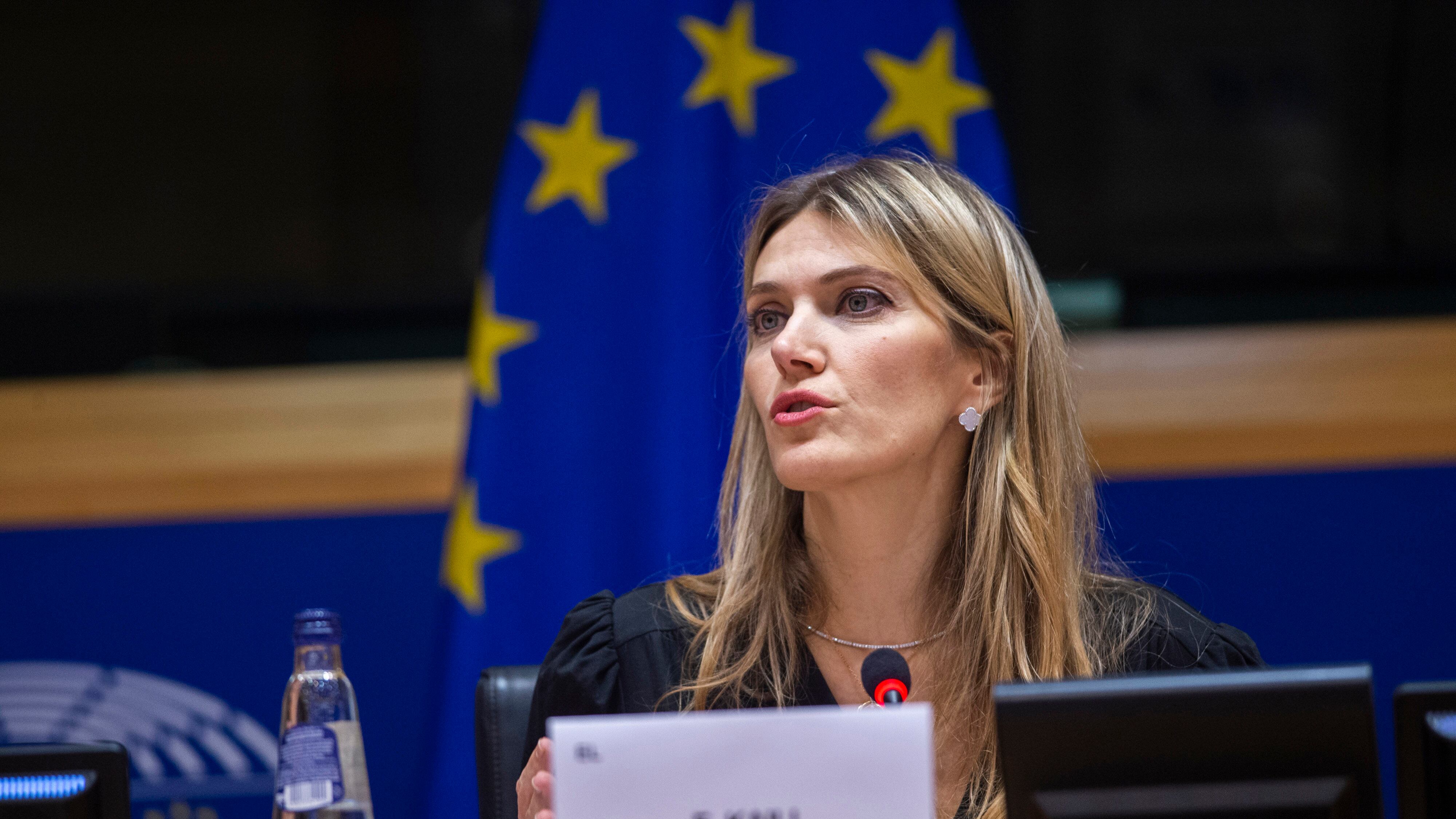 "Ora potrà vedere la figlia". L'avvocato di Eva Kaili contro i magistrati