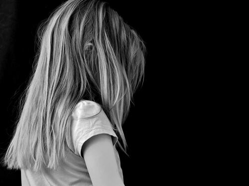 Cosenza, 12enne costretta a girare video hot: arrestato 33enne