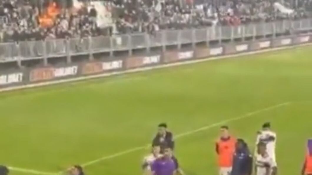 "Sei un gobbo di m..". Per Vlahovic finisce male