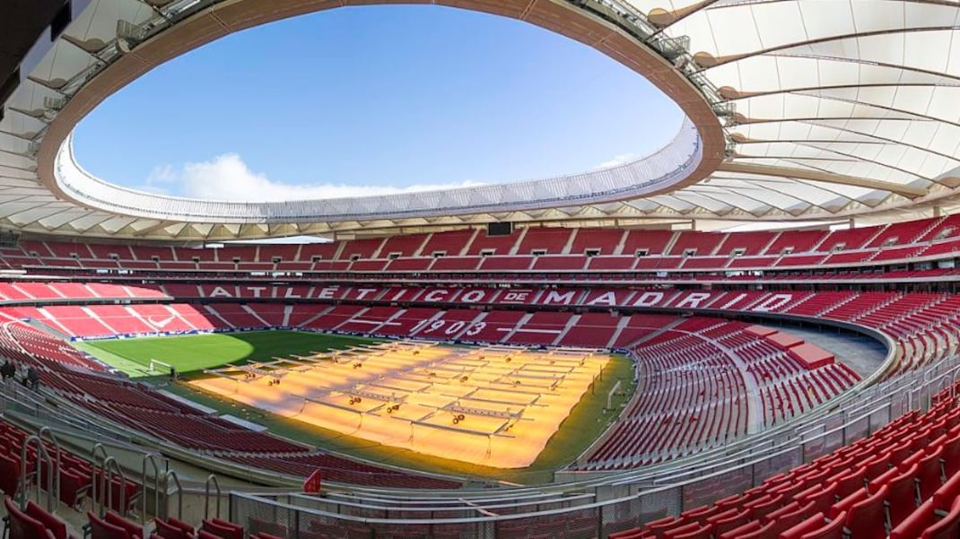 Lo stadio dell'Atletico diventa il set per un film porno