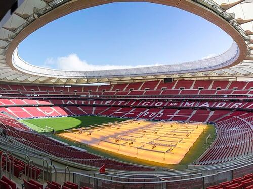 Lo stadio dell'Atletico diventa il set per un film porno