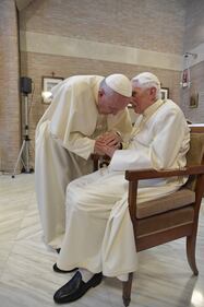 I nuovi cardinali in visita da Benedetto XVI 4