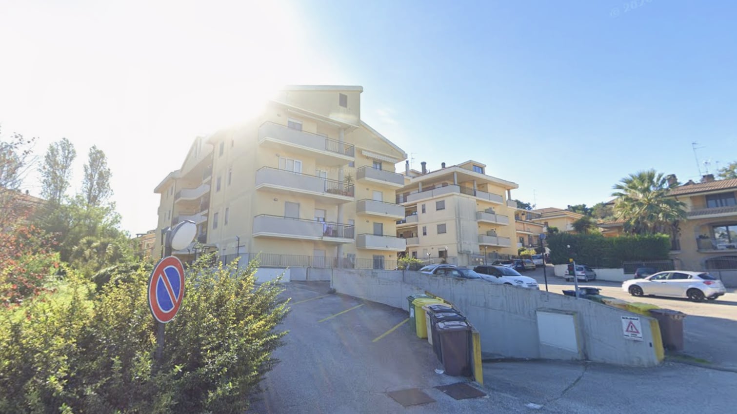 Vasto, orrore nel garage condominiale: 21enne trovato morto accoltellato