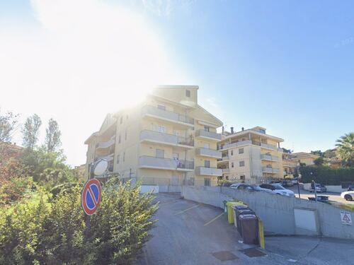 Vasto, orrore nel garage condominiale: 21enne trovato morto accoltellato