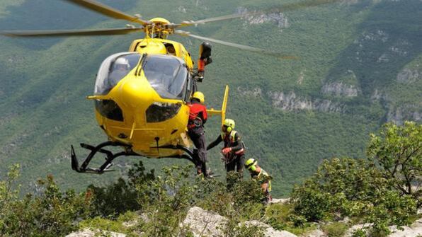 Bimba cade sulla pista da sci. Muore sotto gli occhi del papà