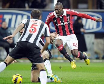 Esordio con dopietta per Balotelli 5