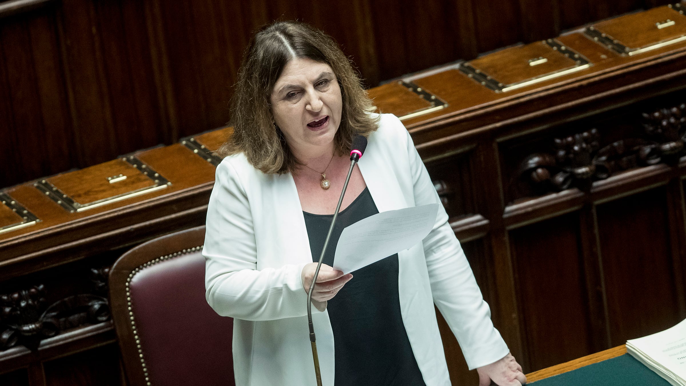 Il governo si spacca anche sul lavoro. E i saldi sono un flop