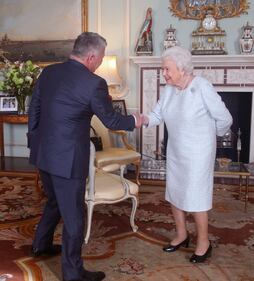 La Regina Elisabetta e l'incontro con il re Abdullah II  7