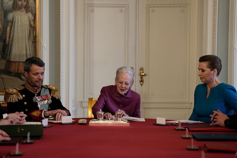 La regina Margrethe abdica. Sale al trono Re Frederik X 17