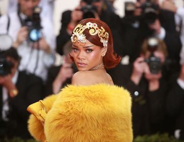 Rihanna sexy in copertina: "Sesso senza amore, mi sento vuota" 28