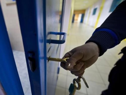 Malta, 15enne italiano in carcere da 70 giorni. La famiglia: “Condizioni preoccupanti”