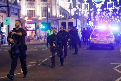 Londra, scatta l'allarme a Oxford Street: paura tra la gente 1