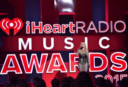Taylor Swift sexy agli iHeartRadio Music Awards: vince e duetta con Madonna 18