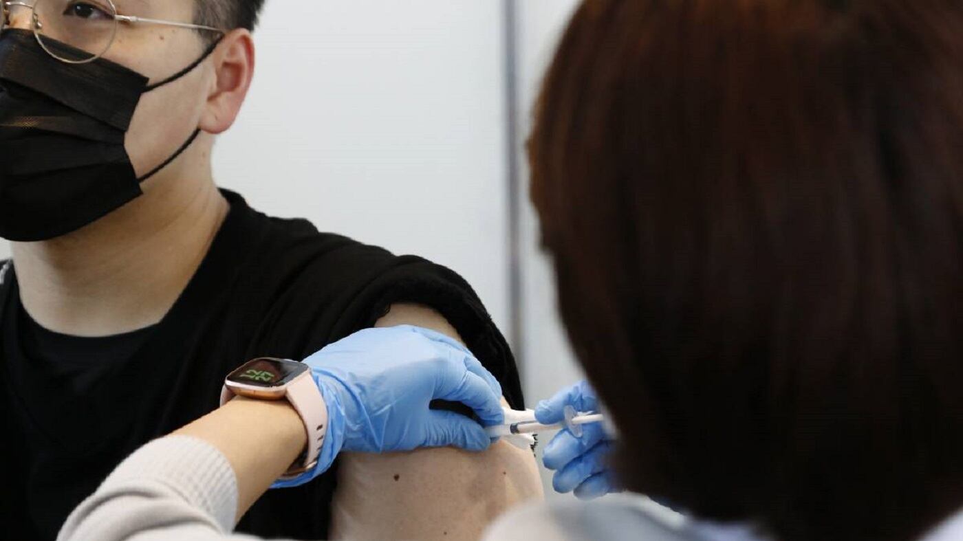 Il virologo "cancella" il bollettino: "Perché non ha più senso"