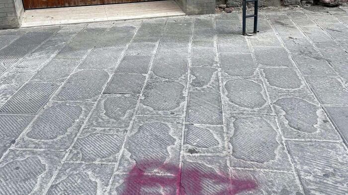 Sigla delle Brigate Rosse sotto casa di un assessore di centrodestra