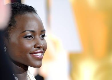 L'abito di Lupita Nyong'o con 6mila perle 1