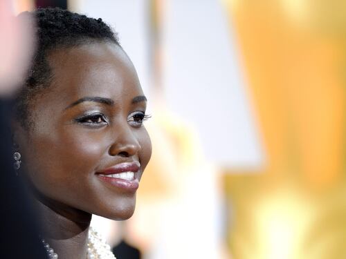 L'abito di Lupita Nyong'o con 6mila perle