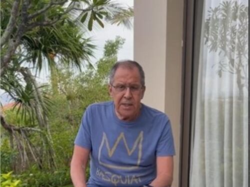 Lavrov isolato. Salta la foto di gruppo al G20