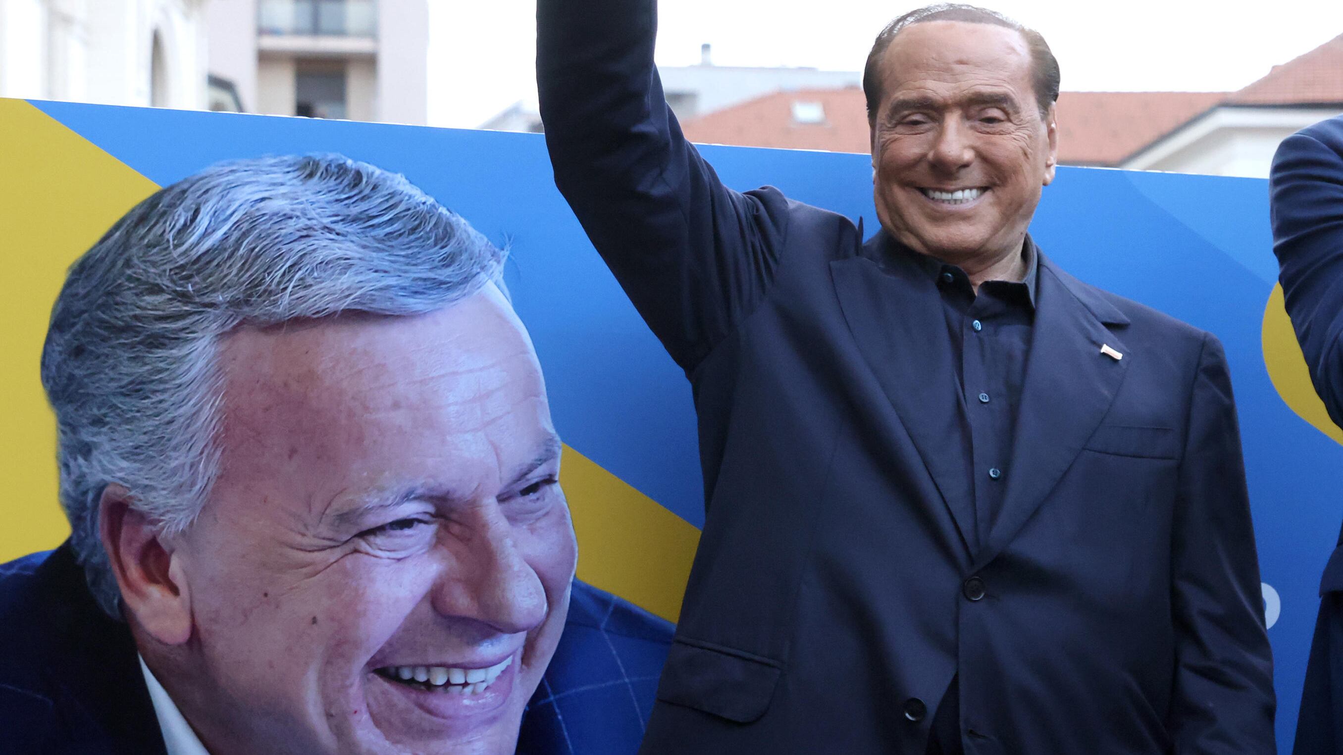 Berlusconi: "Il mio piano su energia e caos rifiuti"
