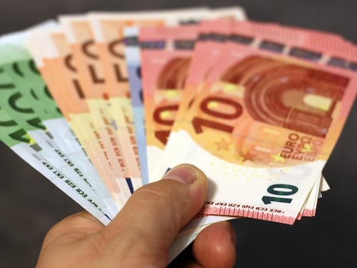 Sai riconoscere una banconota falsa? Ecco il metodo della Bce