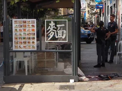 La lite, l'inseguimento e l'aggressione: uomo accoltellato nella Chinatown di Milano