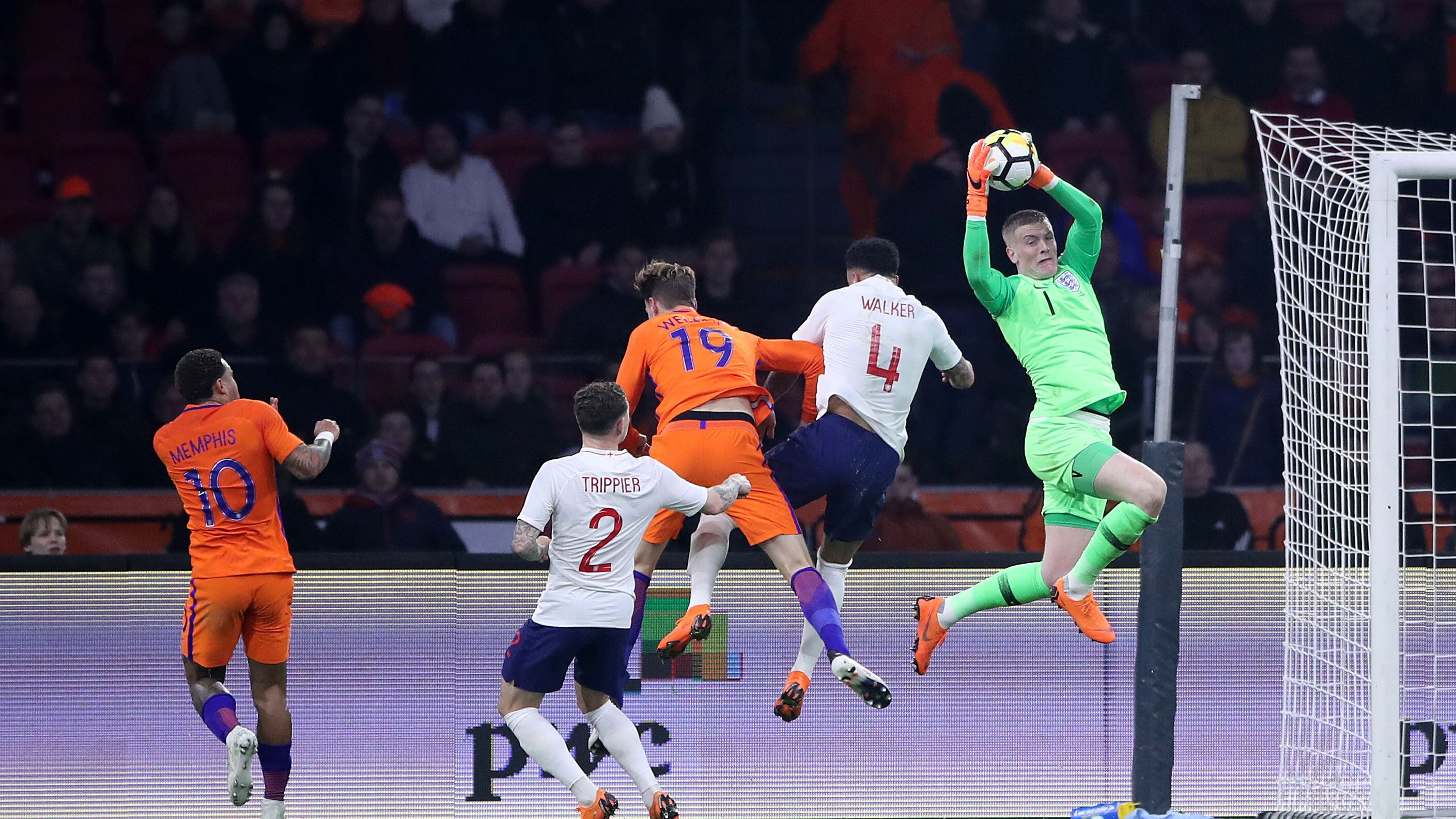 Il portiere di Sua Maestà è precario: Pickford in prova