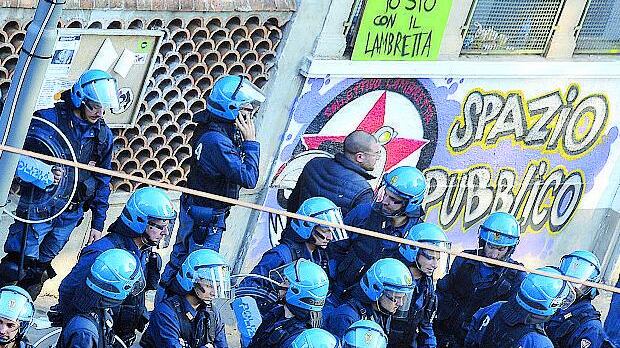 Giro di vite sui centri sociali «Adesso sarà tolleranza zero»
