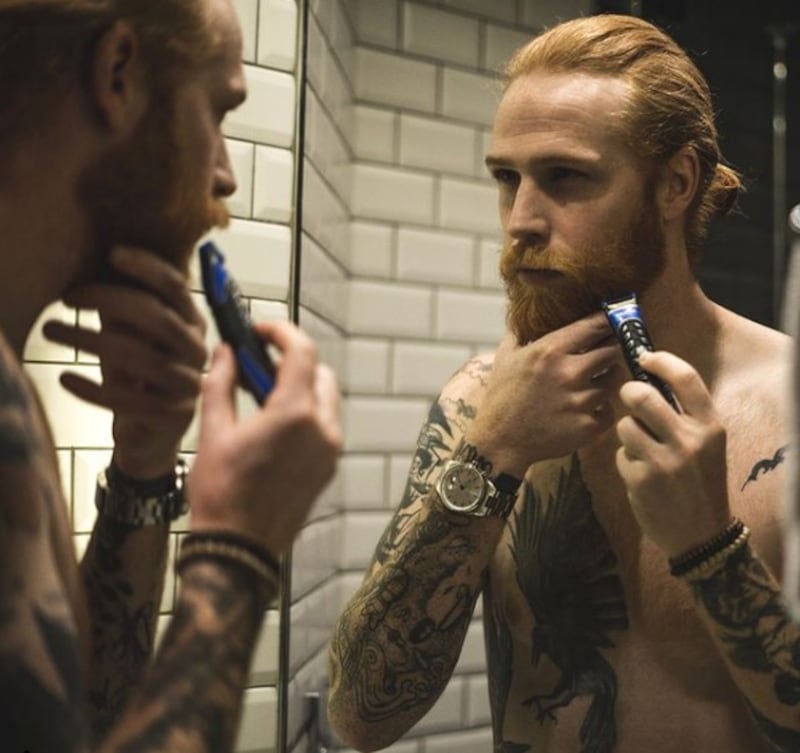 Da imbranato a super modello grazie alla barba e tanto sport 1