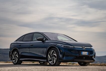 Volkswagen ID.7, primo contatto: guarda la gallery 15