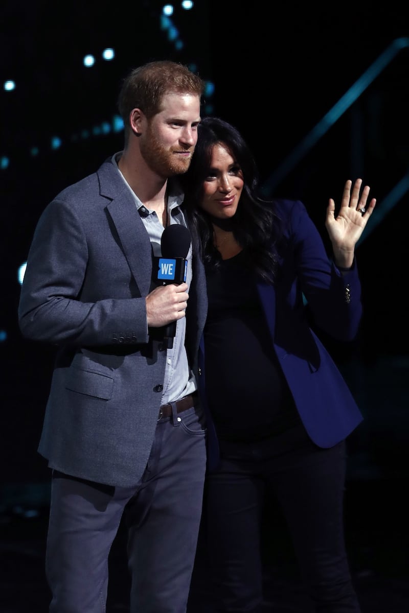 Meghan Markle e il Principe Harry, le foto dell'ovazione 7