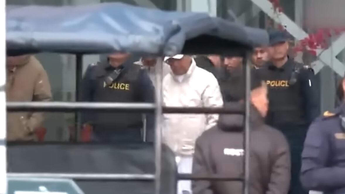 Nepal, polizia arresta l'ex primo ministro KP Sharma Oli per le morti avvenute nelle proteste di settembre