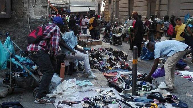 Aggressione dei poliziotti a Napoli: “Vi racconto cosa ho visto e come siamo costretti a vivere”