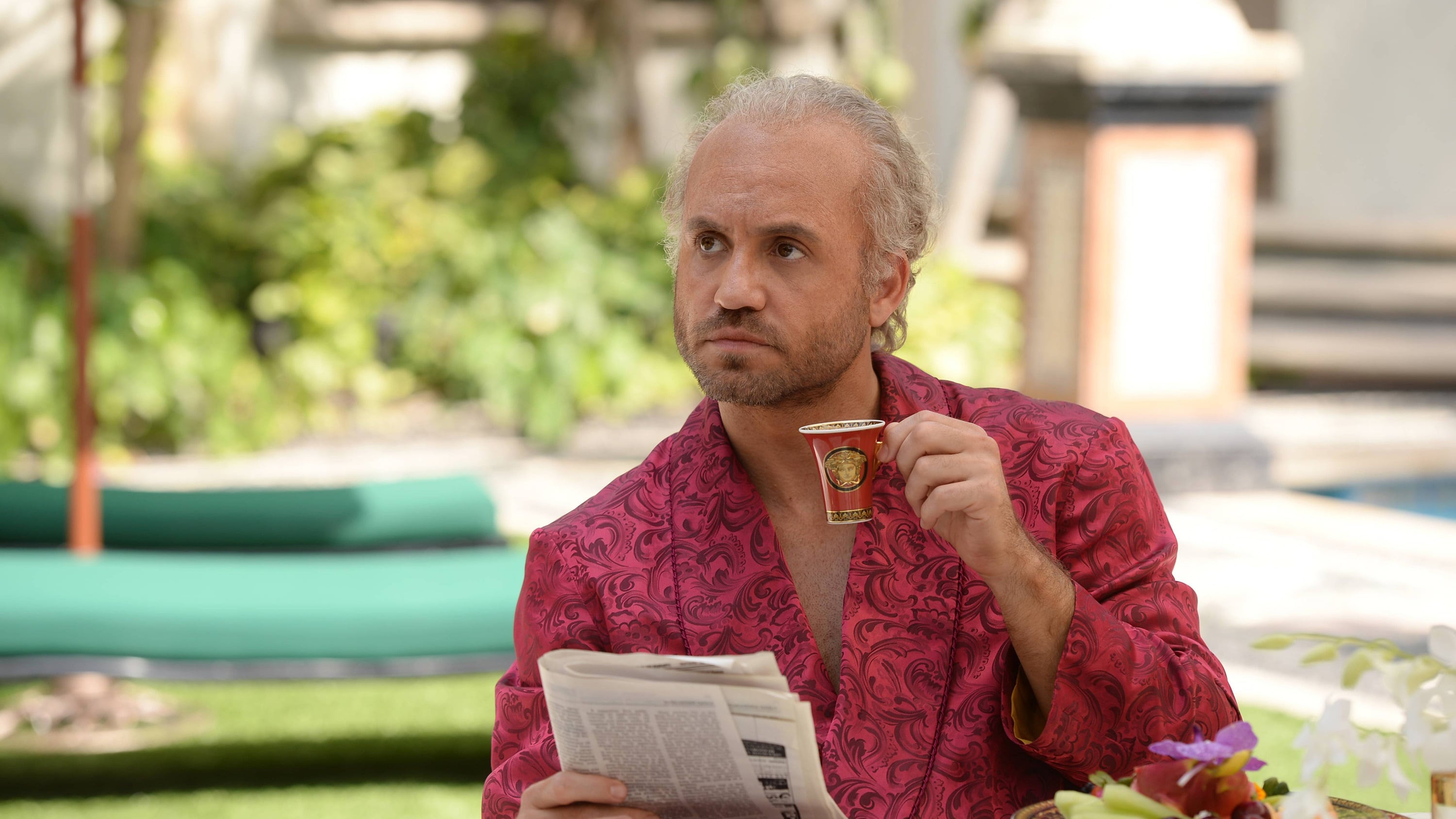 La morte di Versace raccontata con troppo gossip e pochi fatti