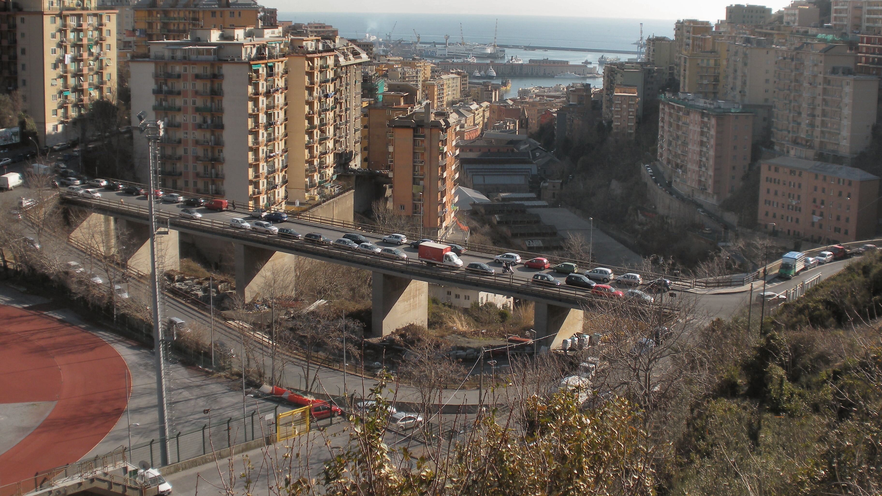 Paura a Genova, un altro ponte in centro città è a rischio crollo