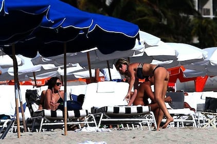 Alessia Marcuzzi, topless di Capodanno alle Maldive 20