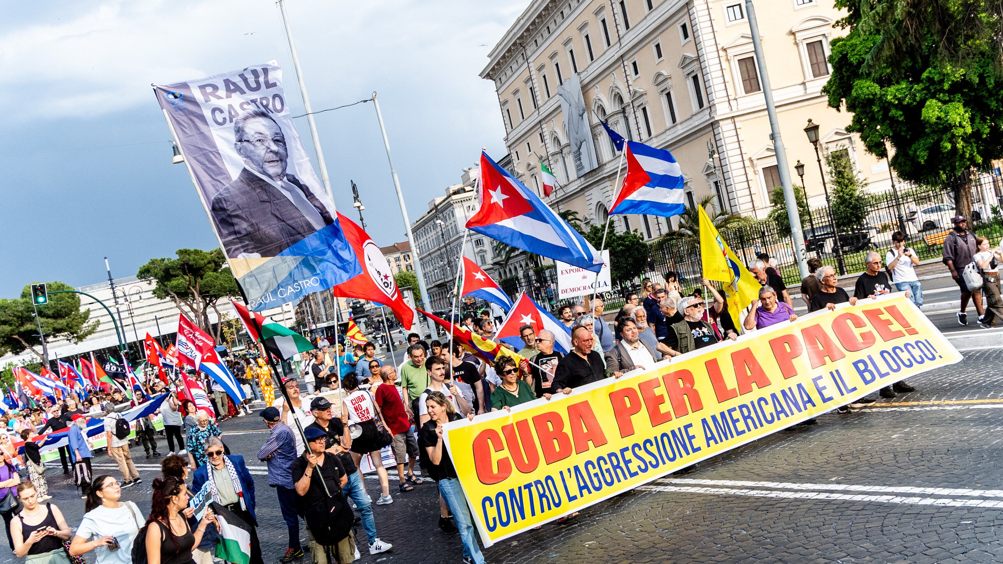 Da Cuba al riarmo tutti i pretesti per manifestare