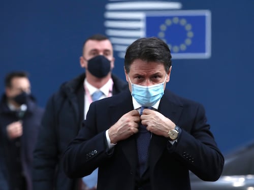 "Cambio di passo". Così Draghi ha smontato le "pedine" di Conte