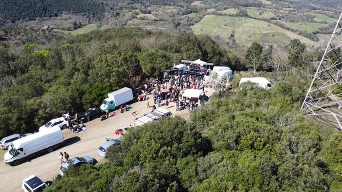 Rave party in Maremma, foglio di via per 27 persone. FdI: "Il "Decreto Rave" sta dando i suoi frutti"